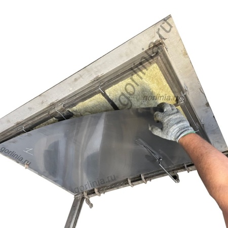 Люк из нержавейки с рифленым листом - утепление дверцы минватой 50 мм